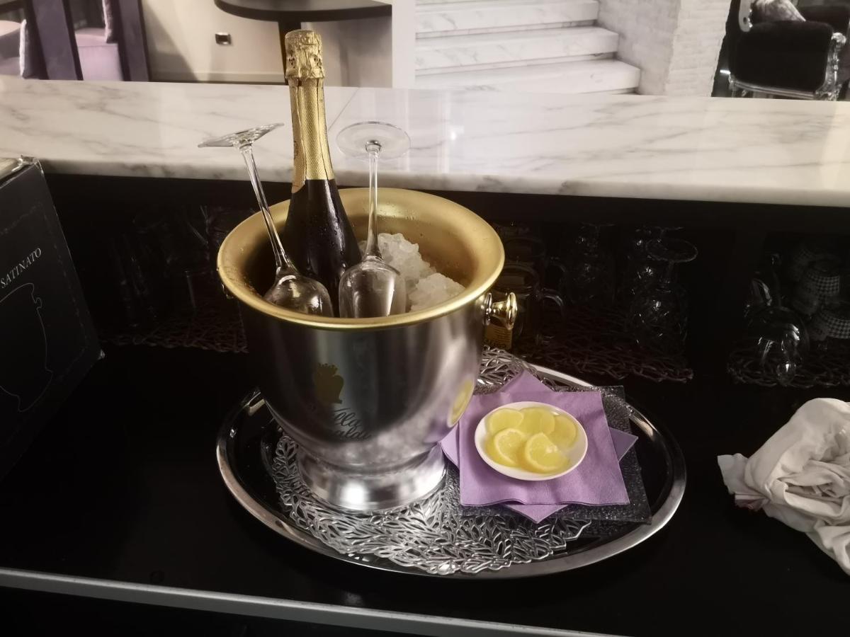 Hotel In - Lounge Room Cazzago  Εξωτερικό φωτογραφία