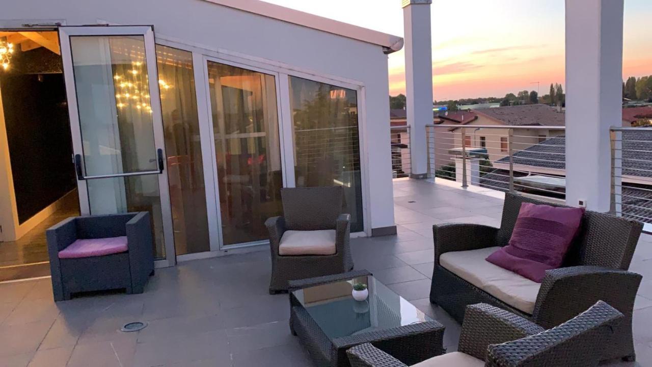 Hotel In - Lounge Room Cazzago  Εξωτερικό φωτογραφία